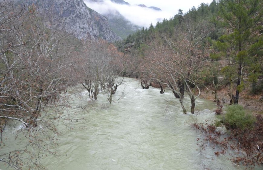 Antalya’daki Yağışlar Meyvesini Verdi: Yeraltı Suları ve Irmaklar Coştu