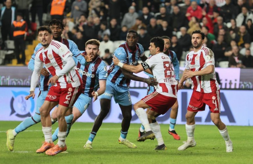 Antalya'da Penaltılar ve Kartlar Konuştu: Puanlar Paylaşıldı!