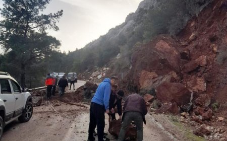 Hisarçandır’da İmece Seferberliği: Dev Kayaları İple Bağlayıp Çektiler.