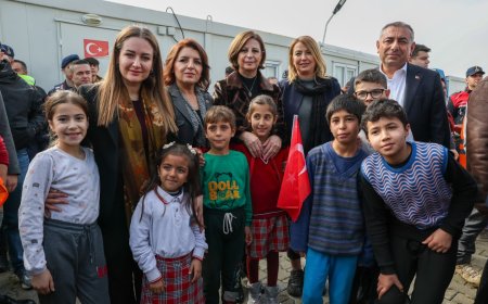 Antalya’nın Kalbi Deprem Bölgesinde: Başkan Vekili Özdemir Osmaniye ve Gaziantep’te.