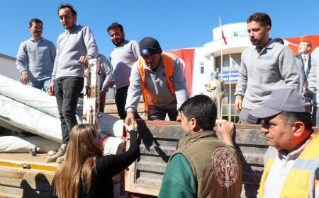 Antalya Büyükşehir’den Yaralara Merhem: 121 Çiftçiye Dev Sera Naylonu Desteği