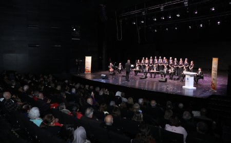 Antalya’da TSM Rüzgarı: "Bahar Bitti Güz Bitti" Konseri Mest Etti