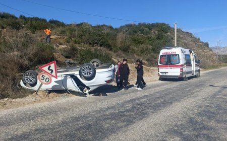 Manavgat’ta Korkutan Kaza: Tümseğe Çarpan Otomobil Ters Döndü!