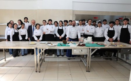 ALKÜ’nün "Seyyah" Hocası: Uzak Doğu’nun Malzemelerini Alanya’ya Taşıdı.