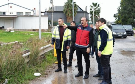Konyaaltı’nda Fırtına Mesaisi: Başkan Kotan İlk Anlardan İtibaren Sahada!