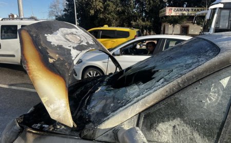 Antalya’da Korkutan Araç Yangını: Otogar Kavşağı’nda Alevler Yükseldi!