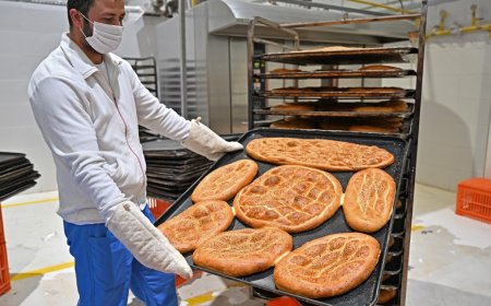 Büyükşehir Geleneği Sürdürüyor: Ramazan Pidesi Yine Halk Ekmek’ten