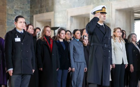 Antalya Büyükşehir Belediye Başkan Vekili Büşra Özdemir Anıtkabir’de