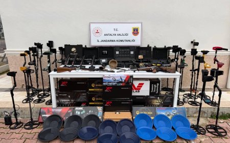 Antalya'da Dev Operasyon: 5 Milyon TL'lik Kaçakçılık Malzemesi Ele Geçirildi