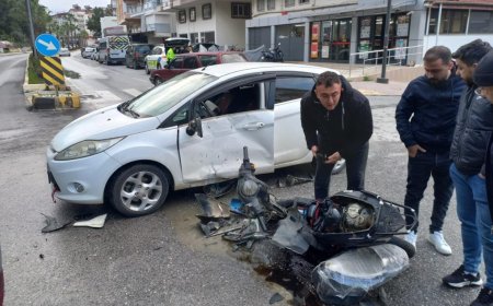 Manavgat’ta Motosiklet ve Otomobil Çarpıştı: 1 Yaralı