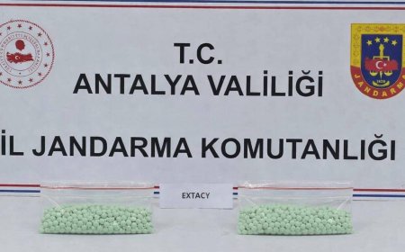Döşemealtı’nda Jandarmadan Uyuşturucu Darbesi: Binlerce Hap Ele Geçirildi