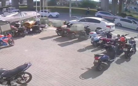 Manavgat'ta Yaya Geçidinde Kaza: Yayalara Yol Veren Araca Motosiklet Çarptı!