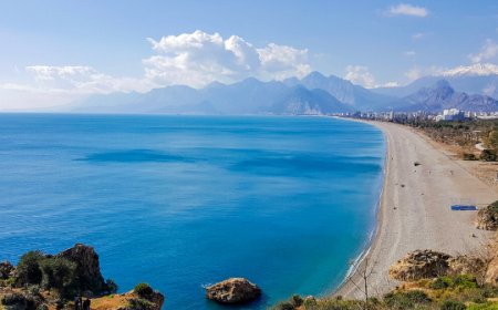 Antalya’da Bahar Müjdesi: Haftanın İlk Gününde Güneş Yüzünü Gösterdi