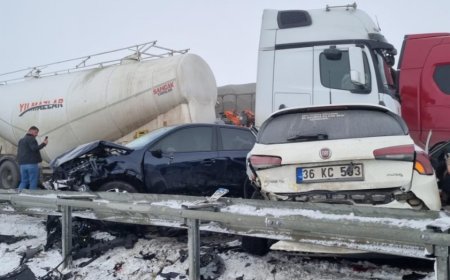 Erzurum’da Ortalık Savaş Alanına Döndü: Çok Sayıda Araç Birbirine Girdi!