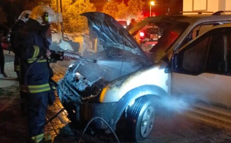 Gazipaşa’da Korkutan Gece: Park Halindeki Araç Alevlere Teslim Oldu!