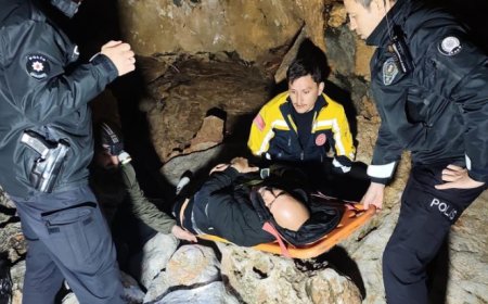 Alanya’da Kayalıklara Düşen Vatandaş İçin Zamanla Yarış!