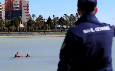 Antalya Boğaçayı’nda Hareketli Dakikalar: İntihara Kalkışan Şahıs Sahil Güvenlik Tarafından Kurtarıldı
