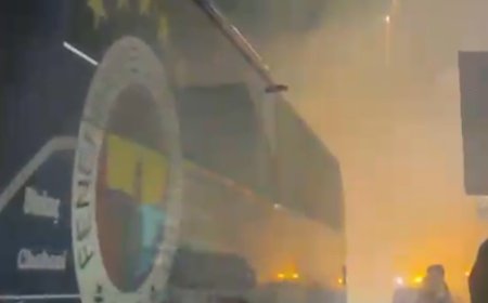 Antalya’da Sarı-Lacivert İstila: Fenerbahçe Meşalelerle Karşılandı!