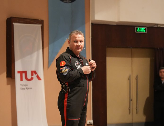 Kampüste Uzay Heyecanı: Alper Gezeravcı Gençlerle Buluştu