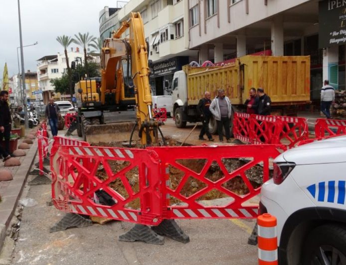 Antalya’da Altyapı Çalışmasında İnsan Kemikleri Bulundu: Polis ve Uzmanlar İnceleme Başlattı