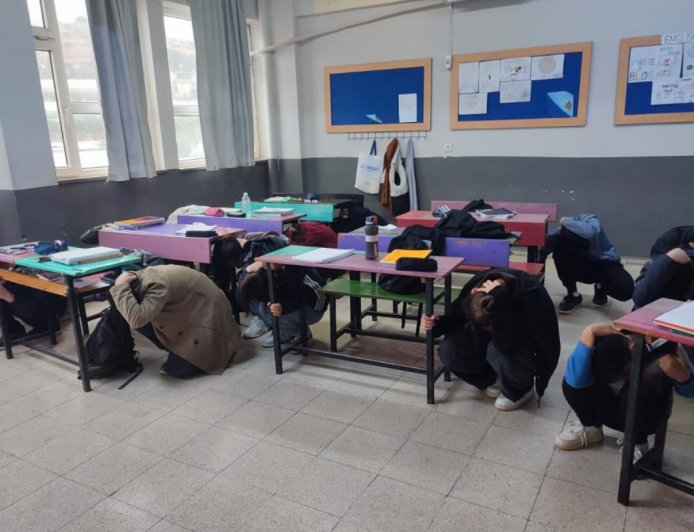 Alanya’da Geleceğin Bilinci Şimdiden Kuruluyor: 360 Öğrenciye Afet Eğitimi