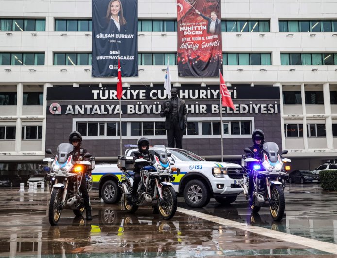 Antalya Sokakları Onlara Emanet: Motorize Zabıtalar Görev Başında!
