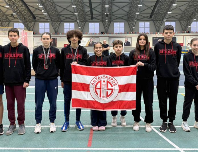 Antalyasporlu Genç Akrepler Bursa’dan 3 Madalyayla Döndü
