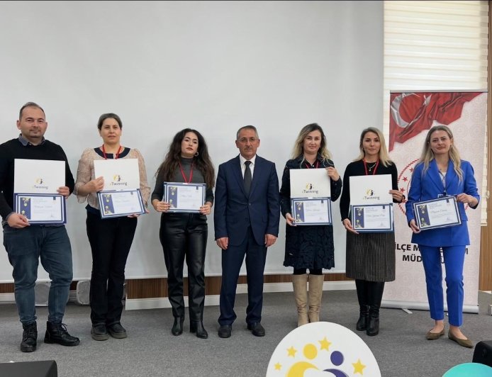 Aksu’da Eğitimde Dijital Dönüşüm: eTwinning Çalıştayı’na Yoğun İlgi