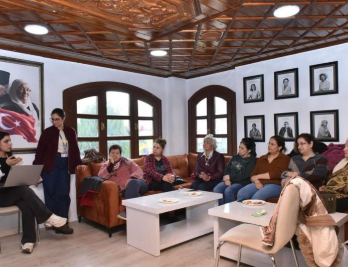 Antalya'da "Yaşlı Dostu Kepez Projesi" Büyüyor: Toplum Sağlığı İçin Eğitim Atağı