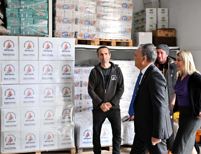 Muratpaşa’da Ramazan Bereketini Paylaşıyor: Dev Destek Paketi Yolda