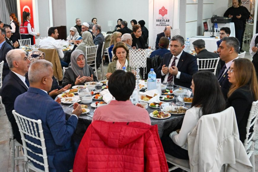 Ramazan’ın İlk İftarı "Büyük Aile" Sofrasında: Vali Şahin Şehit Yakınlarıyla Buluştu