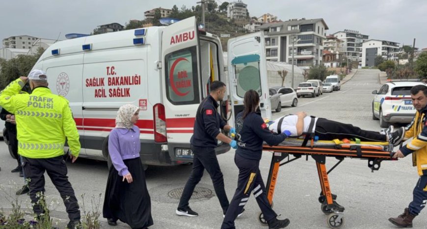 Gazipaşa’da Tesadüfün Böylesi: Kazazedenin Yardımına Acil Servis Doktoru Koştu.