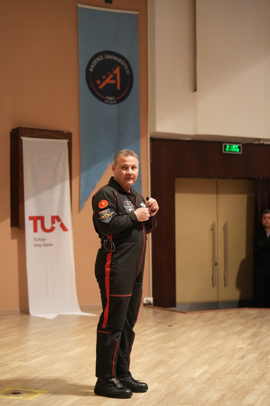 Kampüste Uzay Heyecanı: Alper Gezeravcı Gençlerle Buluştu