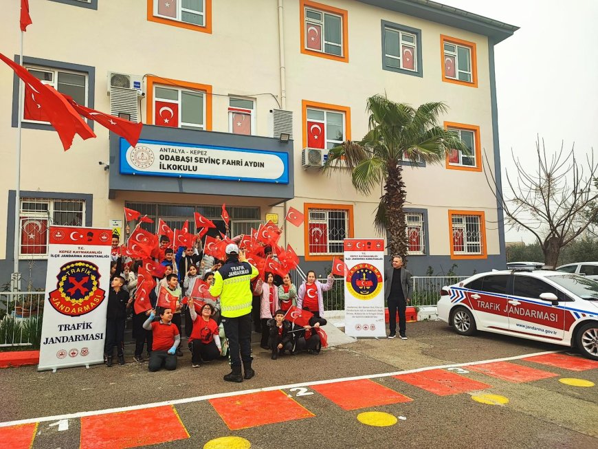 Antalya’da Okul Çevrelerinde Jandarma Denetimi: “Huzur ve Güven” Uygulaması