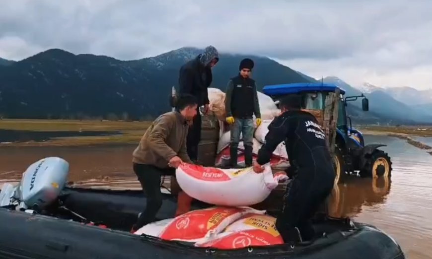 İbradı’da Mahsur Kalan Canlara Jandarma Eli: Yaylada Botlu Kurtarma Operasyonu