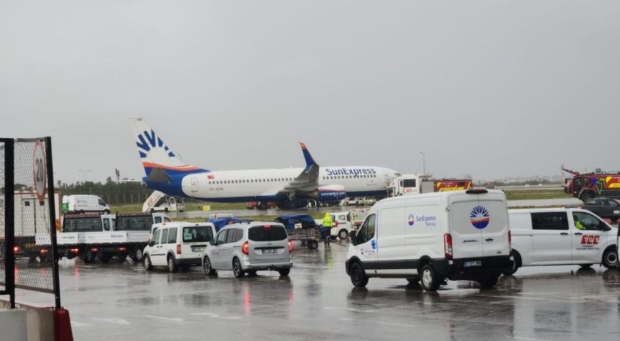 Antalya Havalimanı'nda Korku Dolu Anlar: Uçağın Tekeri Çıktı, Kanadı Parçaladı!