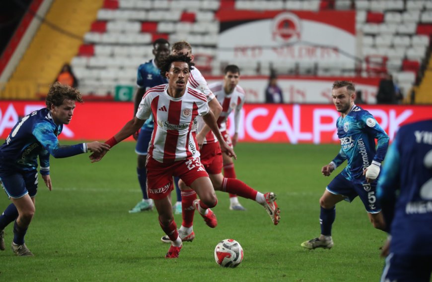 Antalyaspor Evinde Hata Yapmadı: Samsunspor’u 3 Golle Geçti!