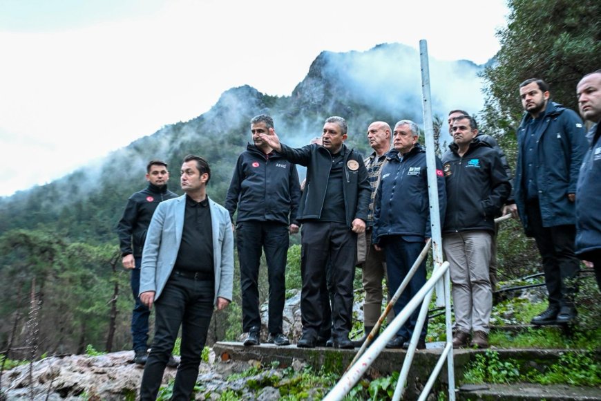 Alanya’da Taşkın Mesaisi: Vali Hulusi Şahin Çalışmaları Yerinde İnceledi.