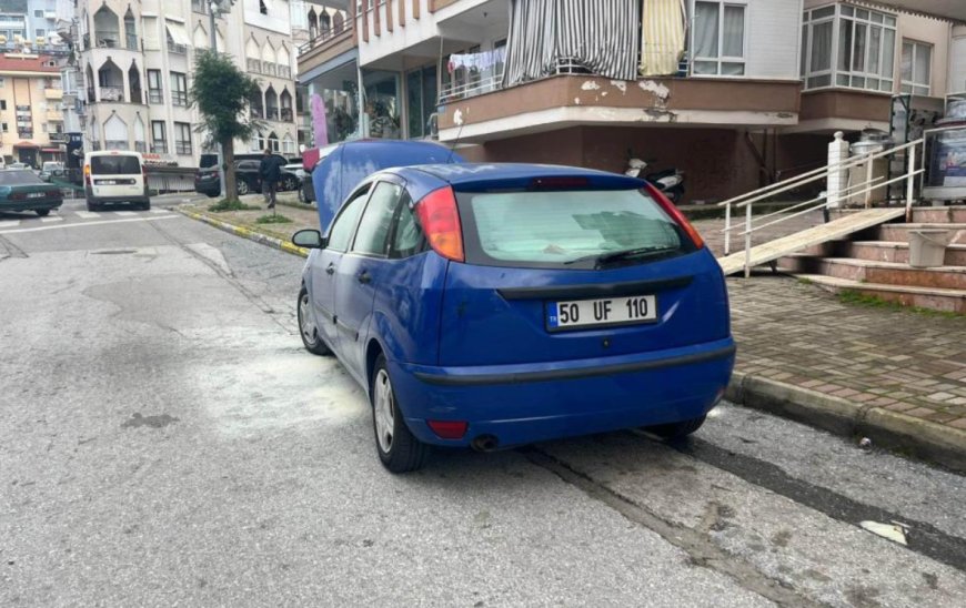 Alanya’da Korkutan Yangın: Park Halindeki Otomobil Alev Aldı!