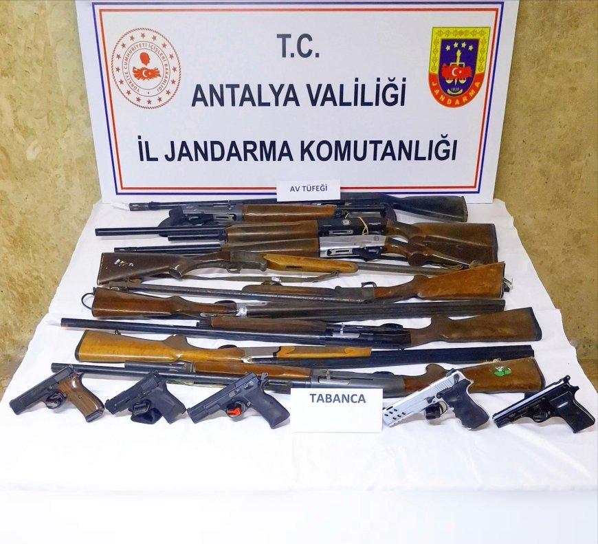 Korkuteli’de Silah Kaçakçılarına Jandarma Darbesi: 5 Şüpheli Yakalandı