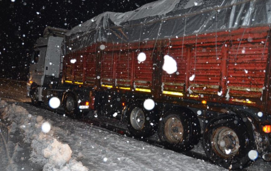 Alacabel’de Hava Aniden Değişti: Yağmur Yerini Kar Yağışına Bıraktı