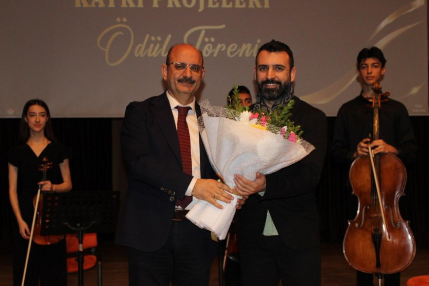 Akdeniz Üniversitesi'nde "Toplumsal Katkı" Gururu: Spor Bilimleri Fakültesi Birinci Oldu!