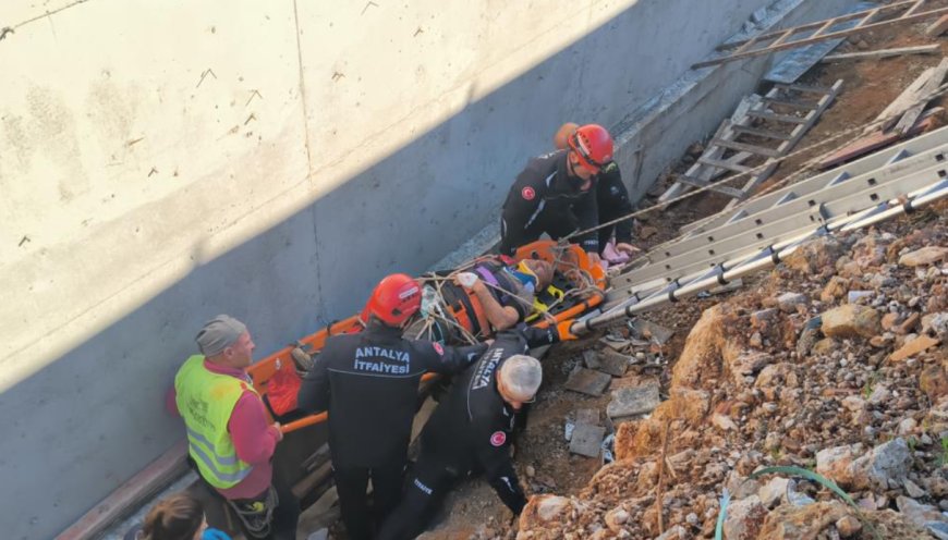 Antalya’da İnşaatta Korkutan Kaza: Toprak Kaydı, İşçi Temele Düştü!