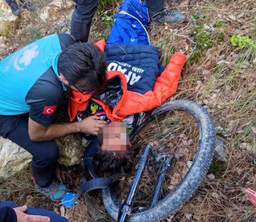 Antalya’da Korkutan Bisiklet Kazası: 10 Metrelik Şarampole Uçtu!