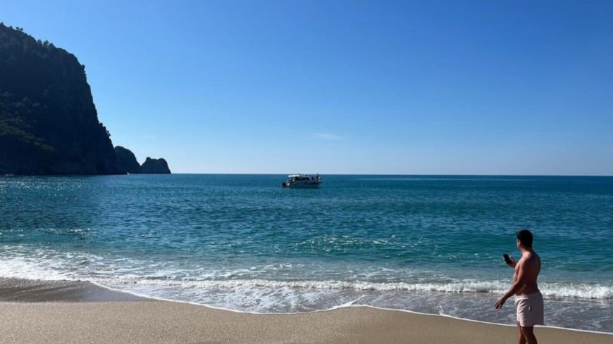 Alanya’da Şubat Ayında Yaz Mesaisi: Kleopatra Plajı’nda Deniz Keyfi!