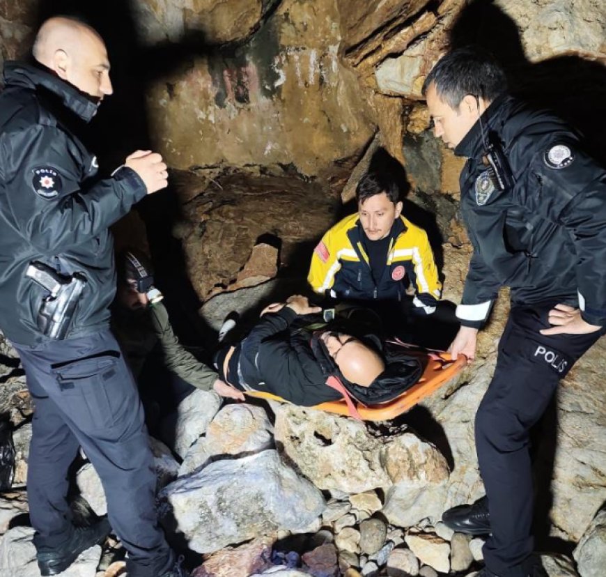 Alanya’da Kayalıklara Düşen Vatandaş İçin Zamanla Yarış!