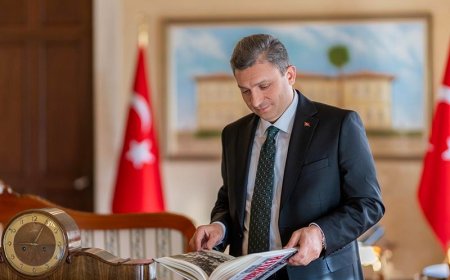 Antalya Valisi Hulusi Şahin’den Çifte Gurur Mesajı: Antalya’nın Fethi ve Ata’nın Gelişi Kutlu Olsun