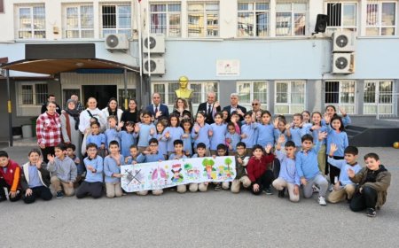 Kepez’de 32 Bin Öğrenciye Göz Taraması: Başkan Kocagöz Miniklerle Bir Araya Geldi