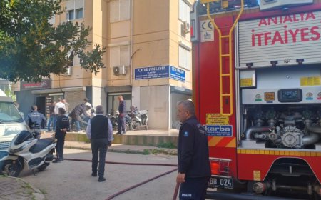 Muratpaşa'da Motosiklet Tamirhanesinde Yangın Paniği