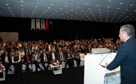 "Yapay Zeka Değiştirir, Kadın Dönüştürür": ANTGİAD’dan Gelecekçi 8 Mart Kutlaması